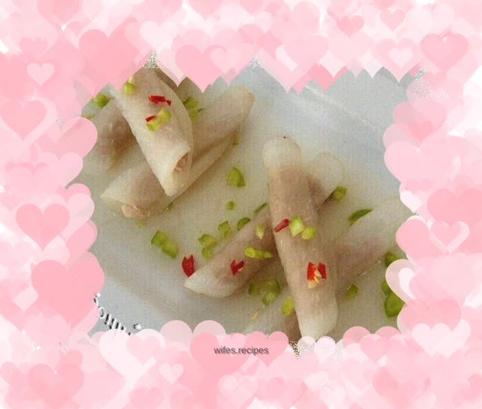 Steamed white radish meat rolls