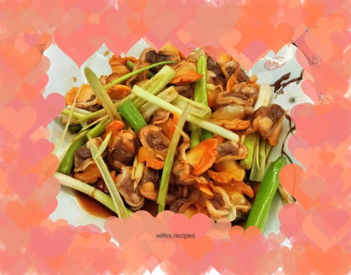 Clam mixed with green onions