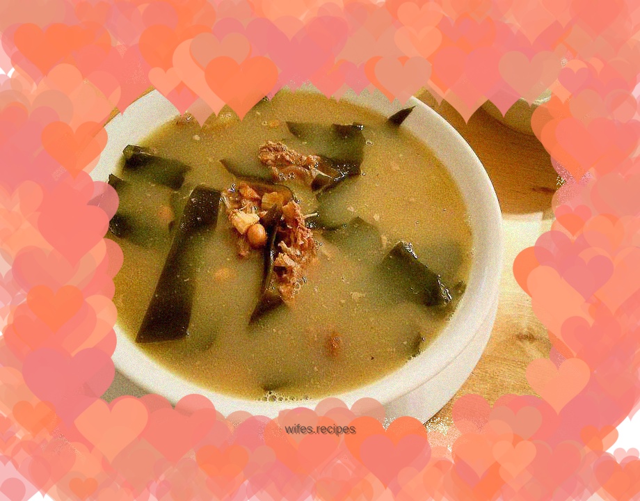 Peanut and kelp pork ribs soup