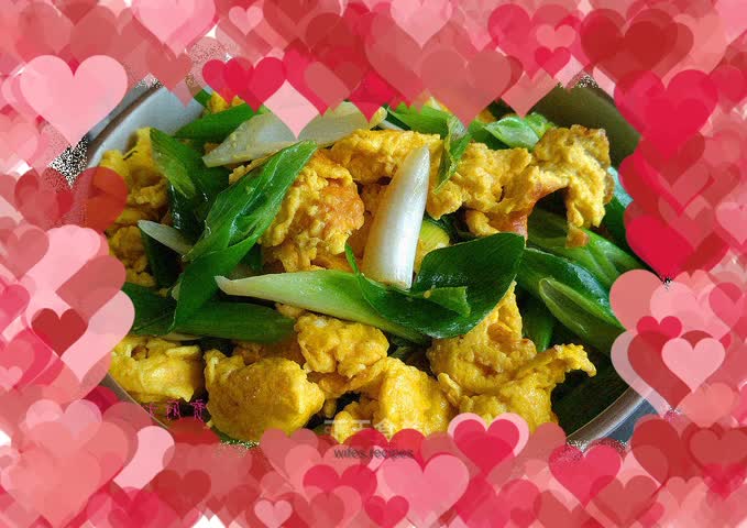 Fried green onions with stupid eggs