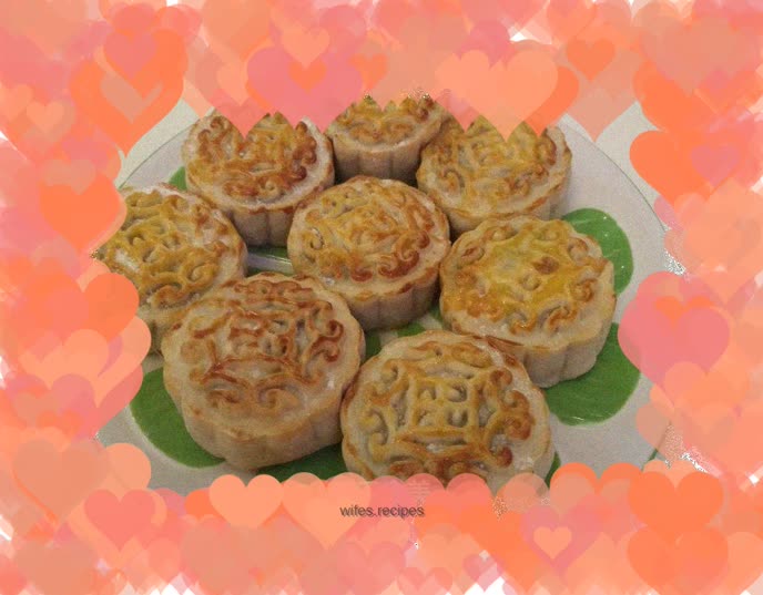 Bean paste and egg yolk mooncakes