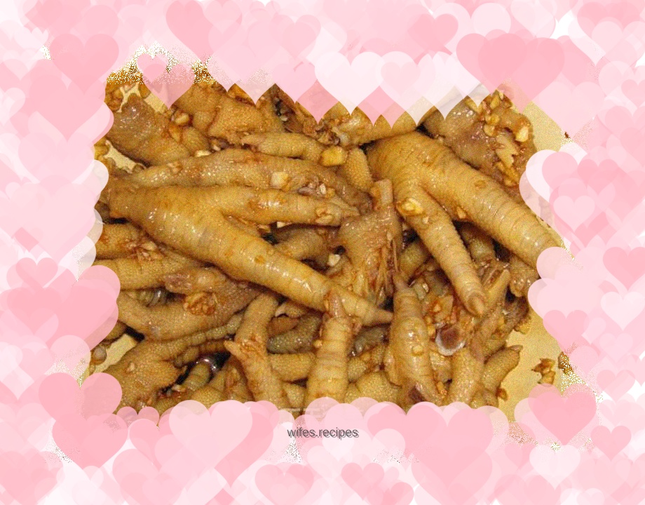 Appetizing snacks: spicy and sour chicken feet