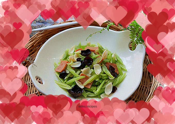 Stir-fried lily with celery and ham