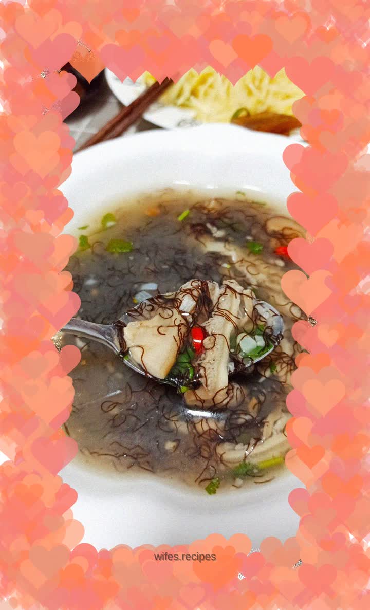 Spicy and sour cabbage tripe soup