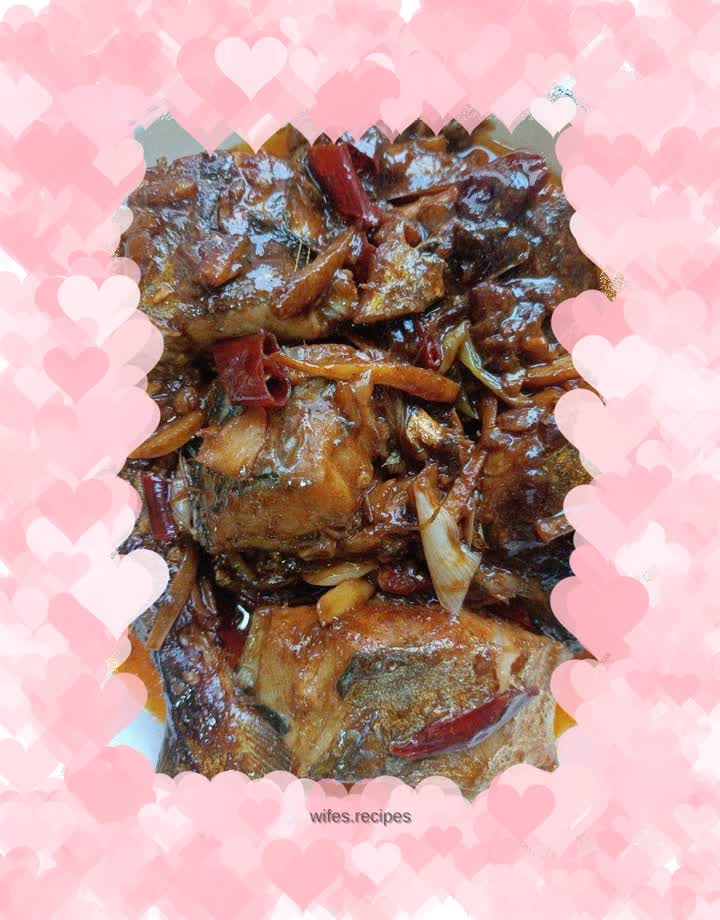 Braised mackerel with sweet and spicy sauce