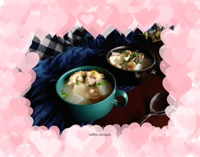 Radish, peanut and black fish soup