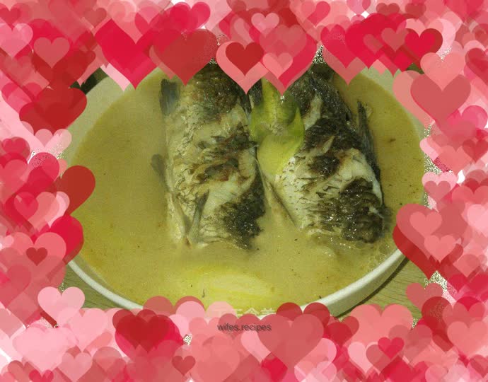 Crucian carp and winter melon soup