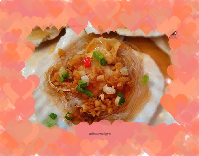 Steamed scallops with garlic vermicelli