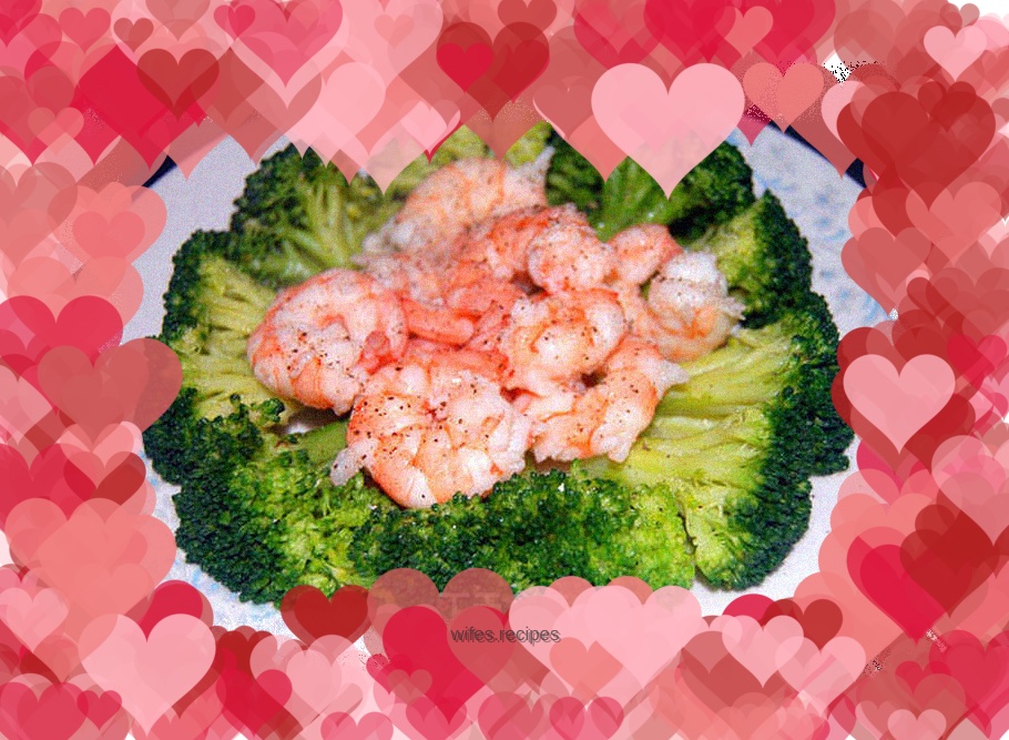 Low-fat weight loss menu: broccoli mixed with shrimps