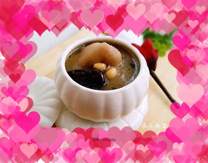 Stewed with ginseng and pig's trotters