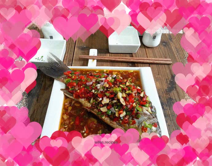 Braised crucian carp with soy sauce