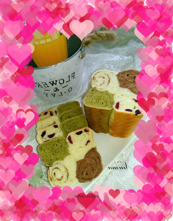 Three-color double-ingredient toast