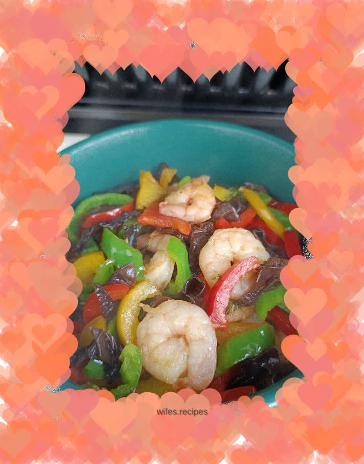 Stir-fried shrimps with colored peppers