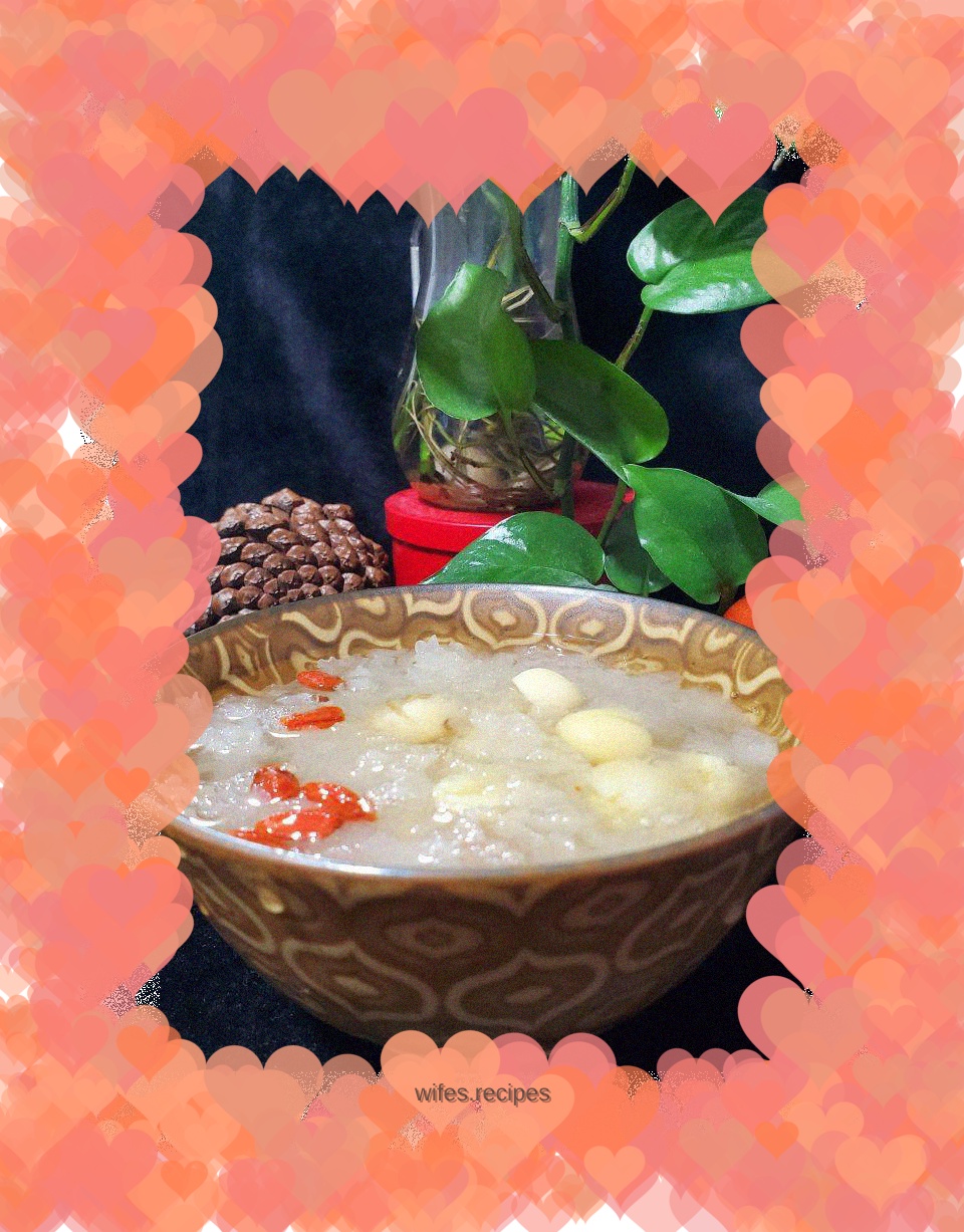 Wild Tremella and Lotus Seed Soup