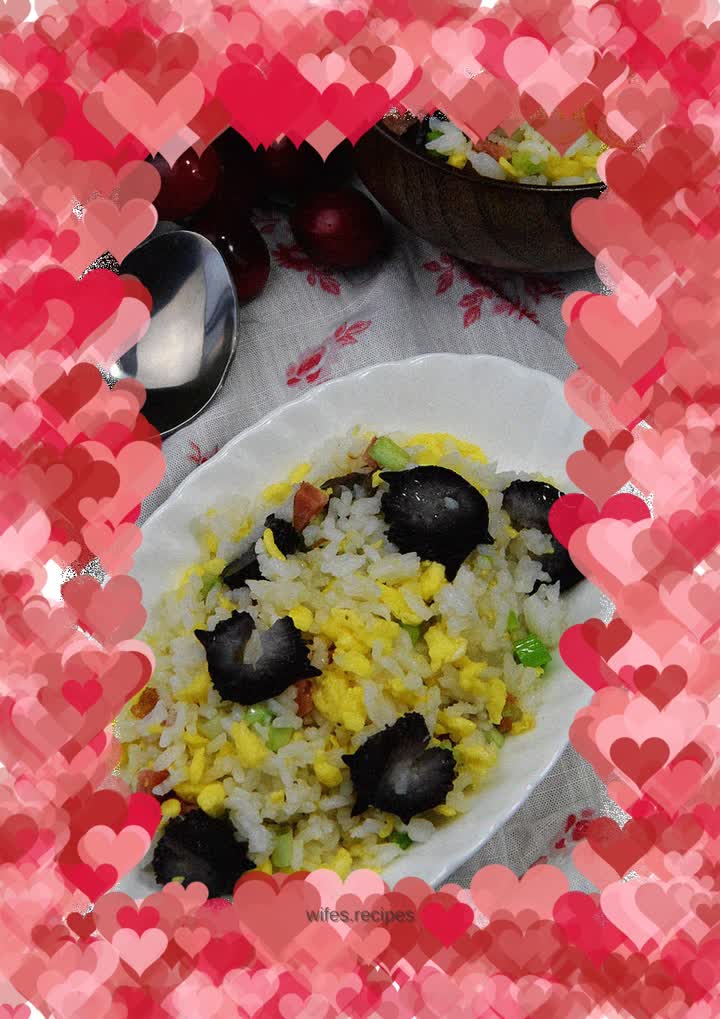 Deluxe version of egg fried rice – sea cucumber and egg fried rice