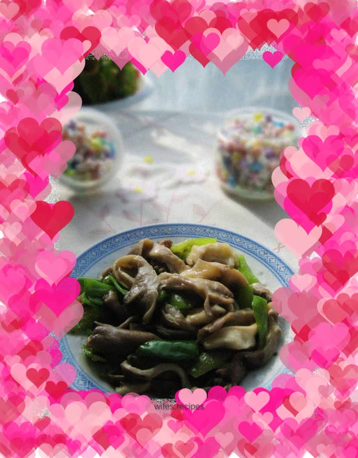 Stir-fried Mushrooms with Spicy Peppers