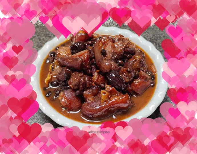 Stewed Pork Knuckles with Black Beans