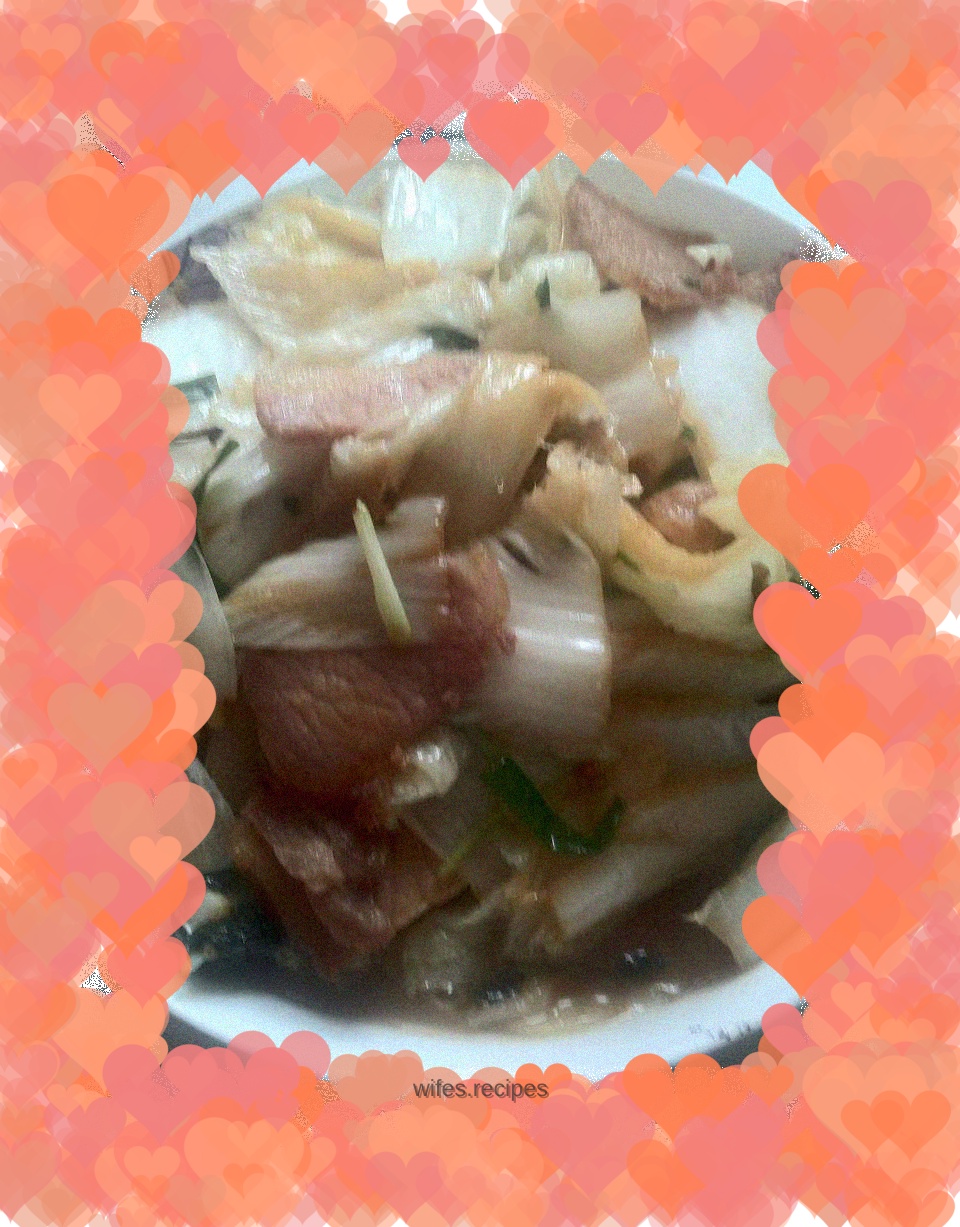 Stir-fried cabbage with bacon
