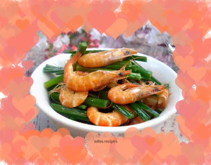 Stir-fried river shrimp with chive flowers