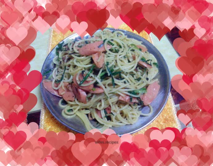 Instant noodles flavored ham sausage