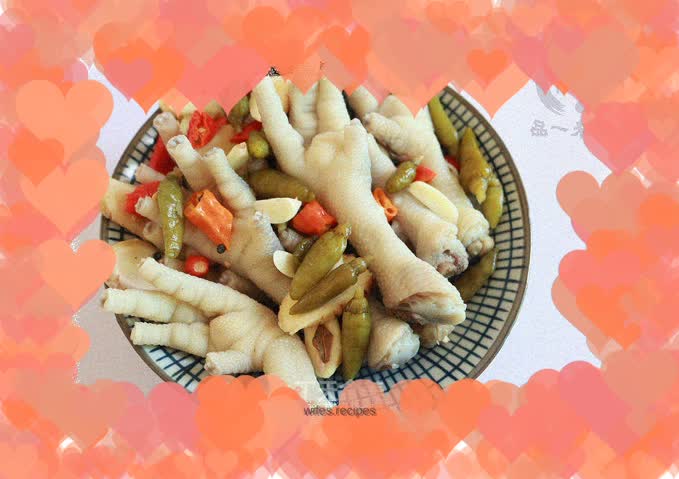 Pickled pepper chicken feet