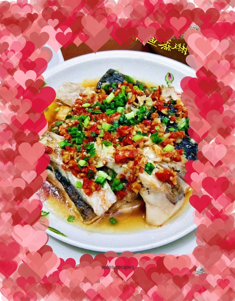 Steamed fish belly with chopped pepper