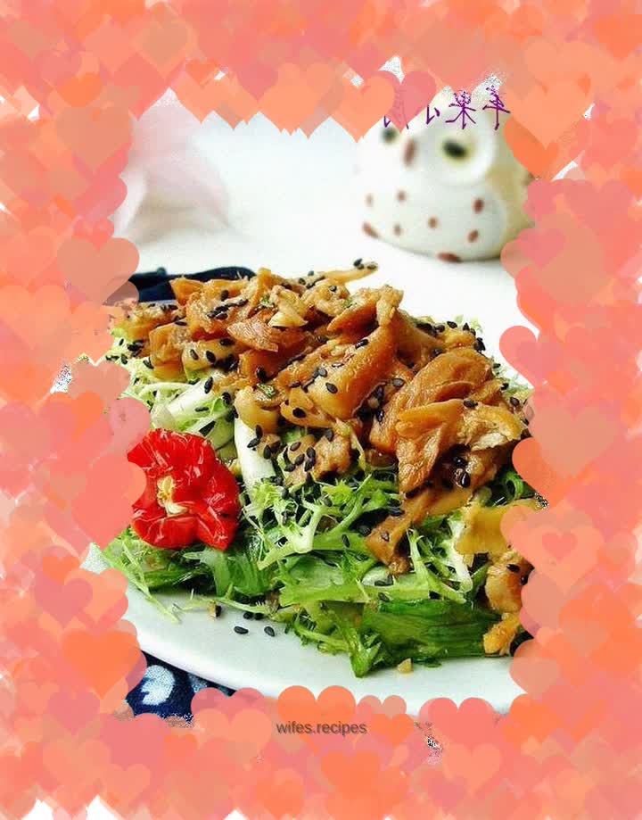 Dried fish mixed with garlic, bitter chrysanthemum