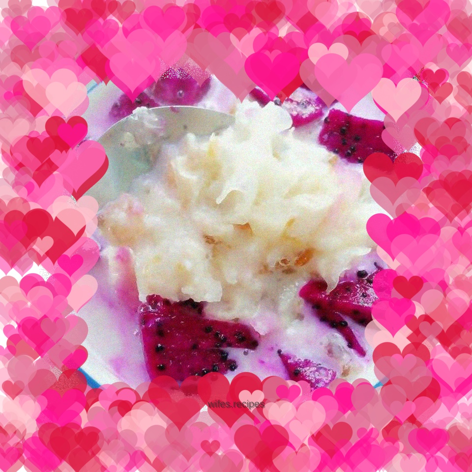 Peach gum, white fungus, taro and pitaya sweet soup