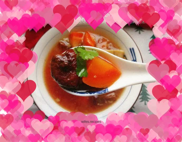 Braised beef ribs with carrots and red mushrooms