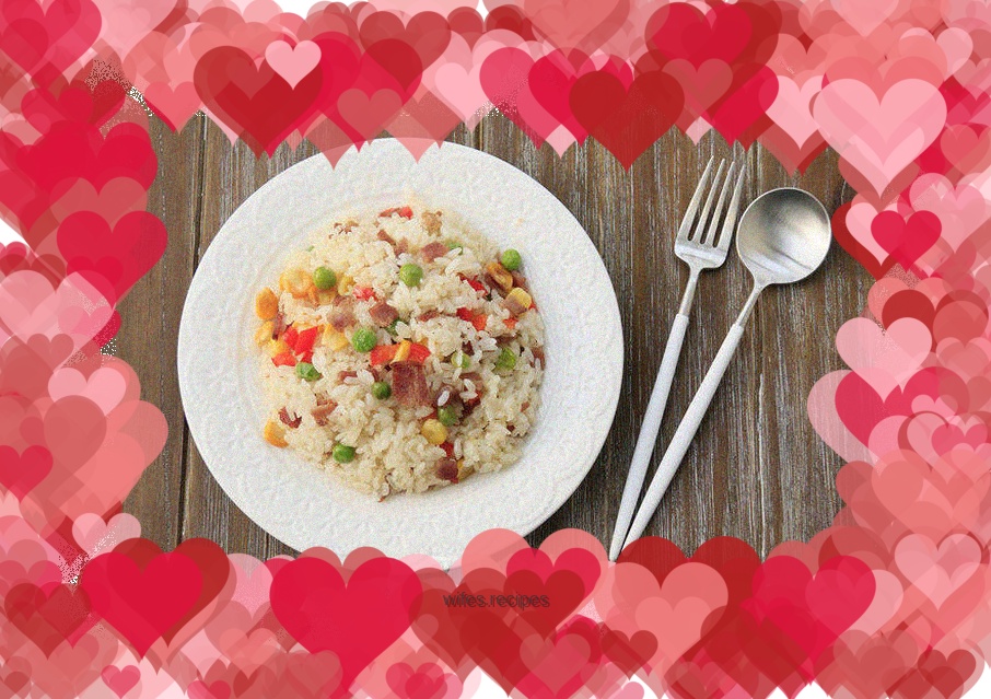 Fried rice with bacon and mixed vegetables
