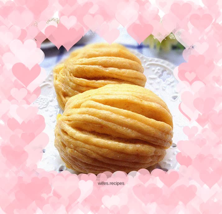 Creamy pumpkin rolls