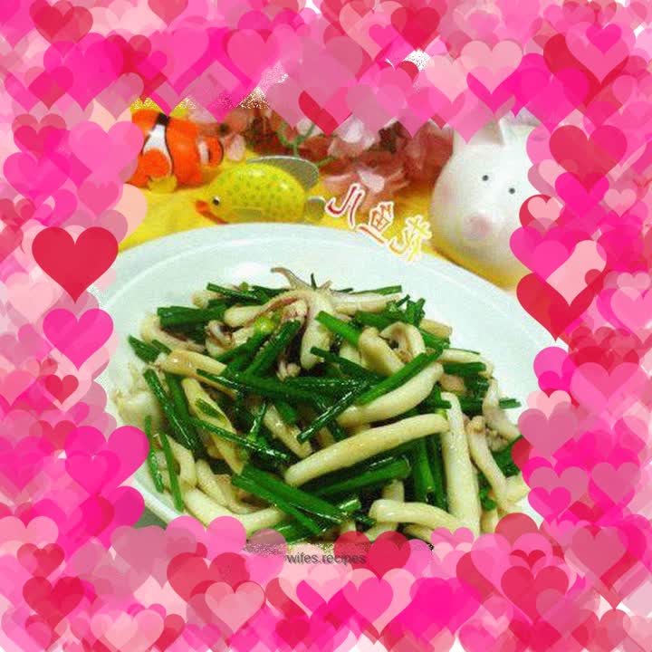 Fried squid with chive flowers