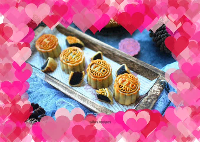 Date paste mooncake