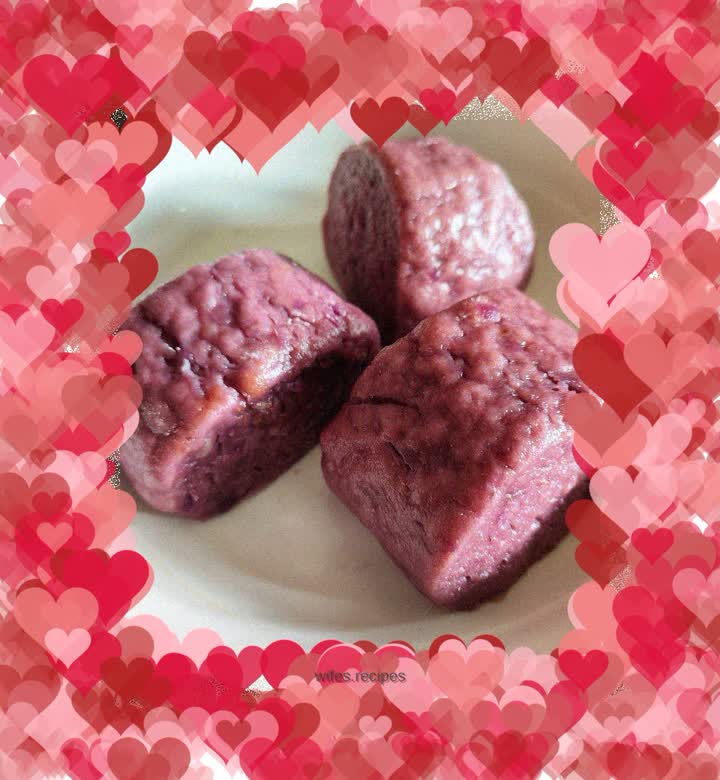 Purple sweet potato and oatmeal steamed buns