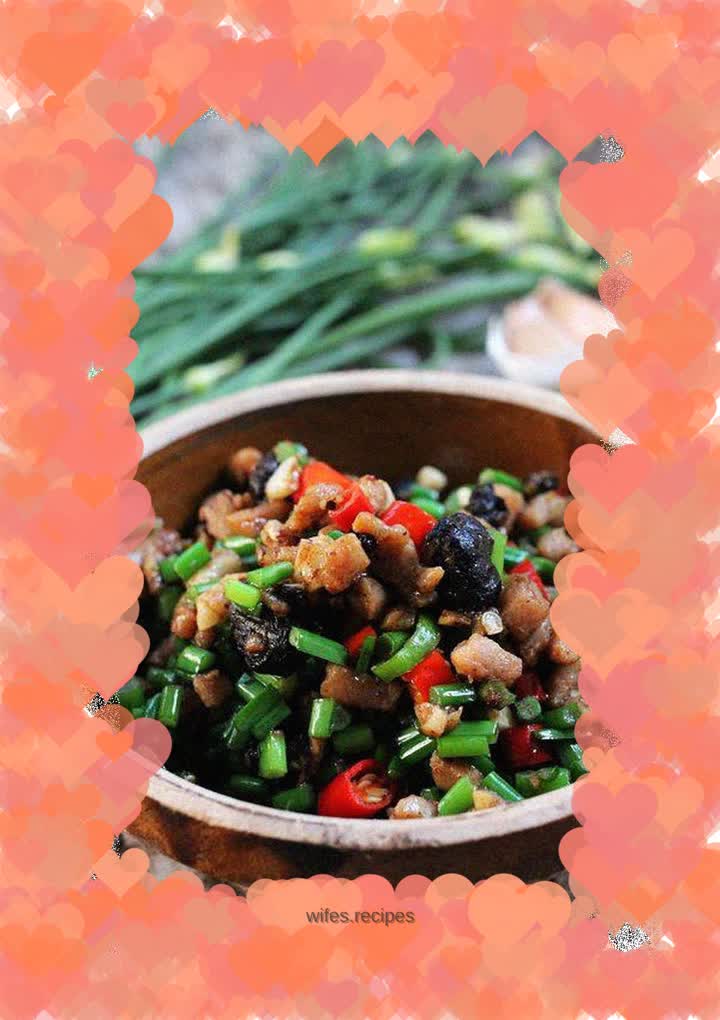 Salty and slightly spicy---fried fly heads