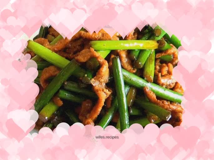Shredded pork with garlic sprouts