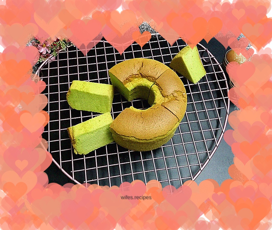 Spinach juice chiffon cake
