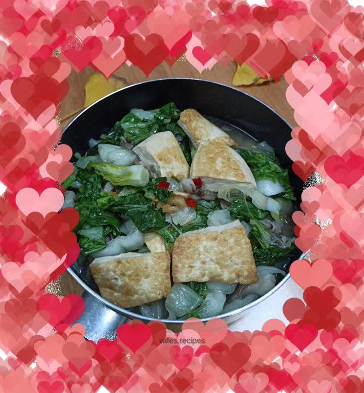 Braised tofu with vegetables and mushrooms