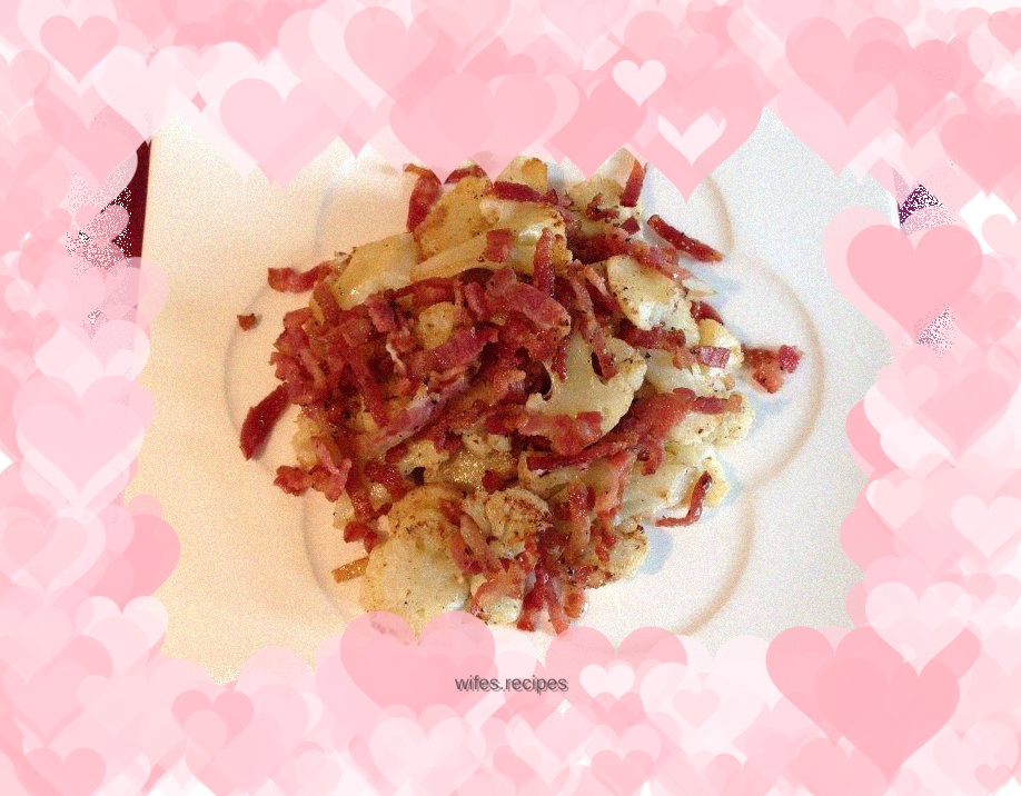 Pan-fried cauliflower with black pepper and bacon