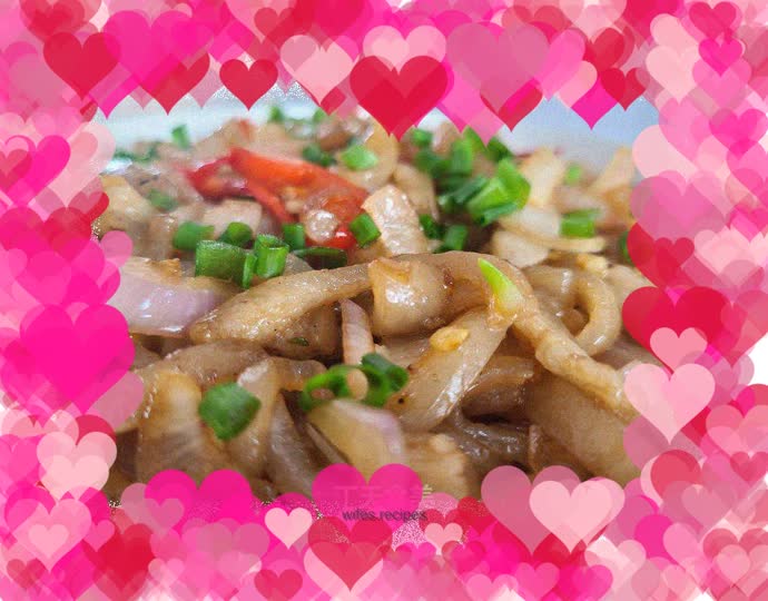 Fried pork rinds with onions