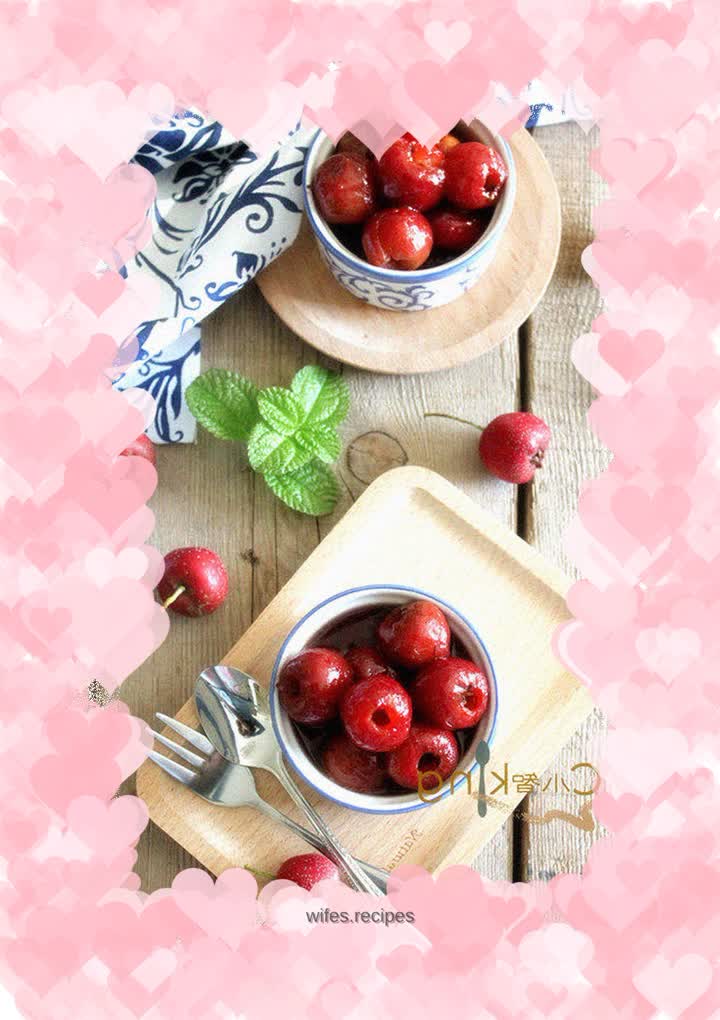 Fried red fruits