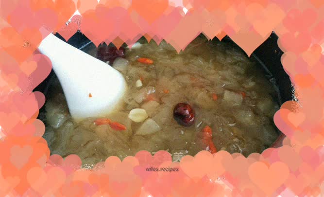 Tremella, Snow Pear and Lotus Seed Soup