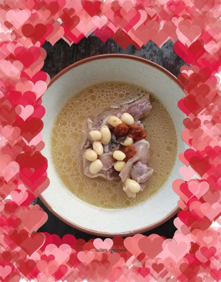 Soybean and pig's trotters soup