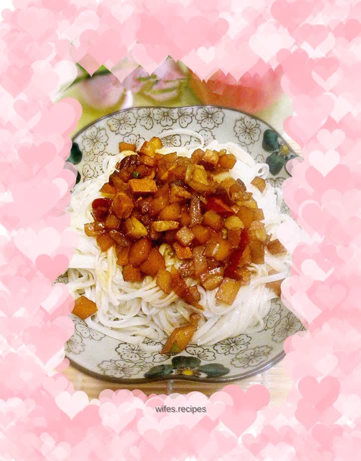 Lazy version—potato braised pork noodles