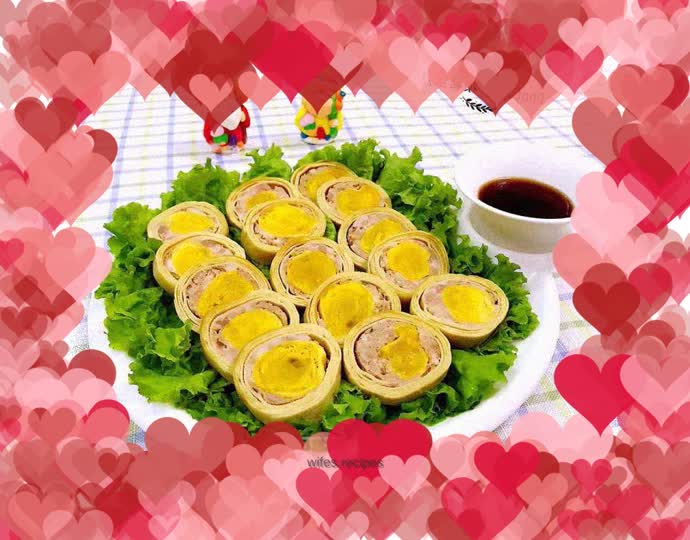 Thousands of fresh meat and salted egg yolk rolls