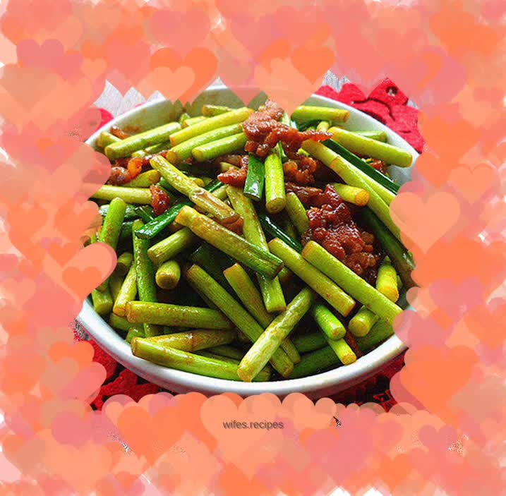 Stir-fried shredded pork with garlic sprouts