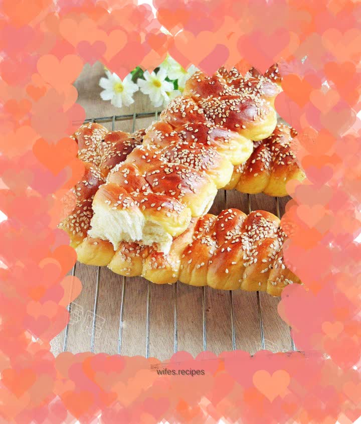 Sesame braided bread