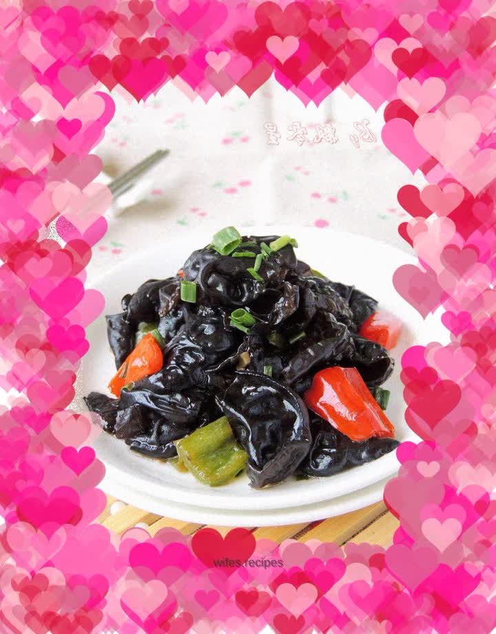 Stir-fried wild fungus