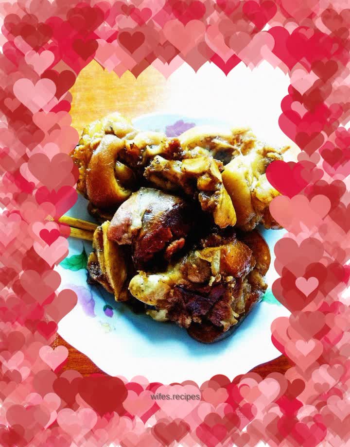 Braised pork trotters