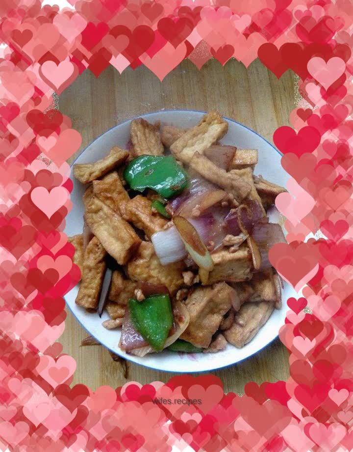 Homemade minced meat, tofu and fried onions